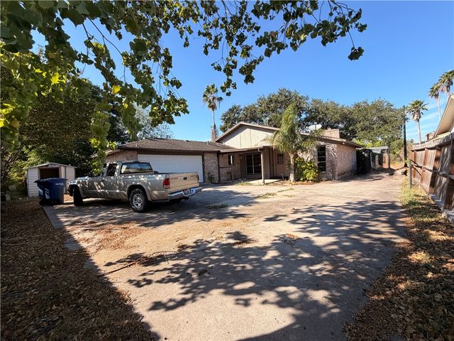4133 Eagle Dr, Corpus Christi, TX 78413