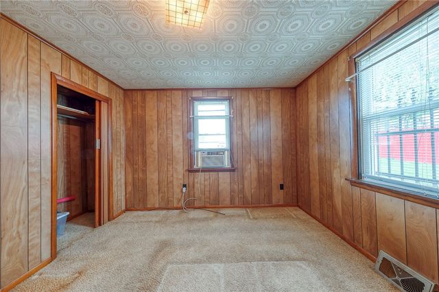 1070 Maple Ave, South Strabane, PA 15301