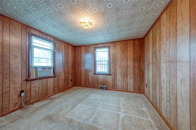 1070 Maple Ave, South Strabane, PA 15301