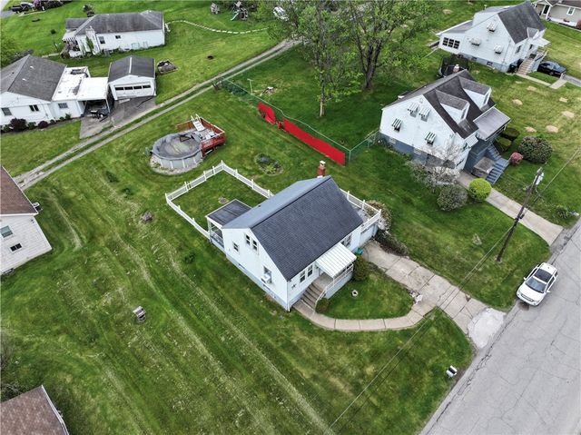 1070 Maple Ave, South Strabane, PA 15301
