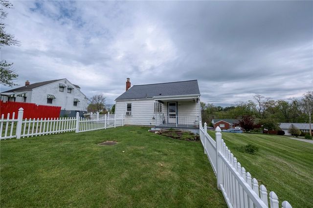 1070 Maple Ave, South Strabane, PA 15301