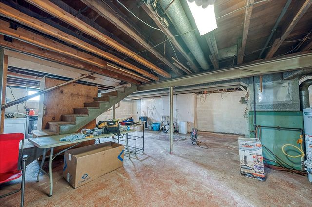 1070 Maple Ave, South Strabane, PA 15301