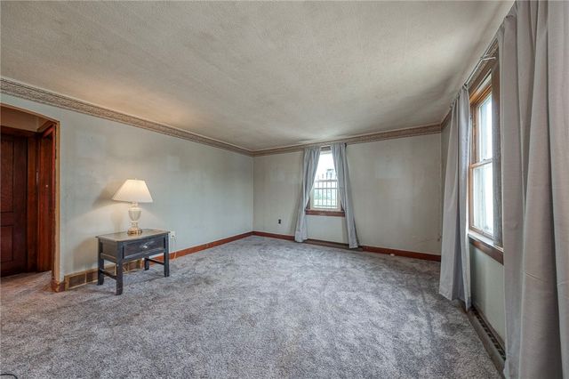 1070 Maple Ave, South Strabane, PA 15301