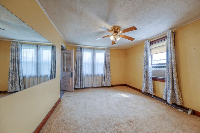 1070 Maple Ave, South Strabane, PA 15301