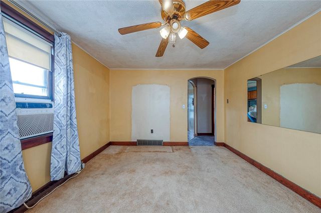 1070 Maple Ave, South Strabane, PA 15301