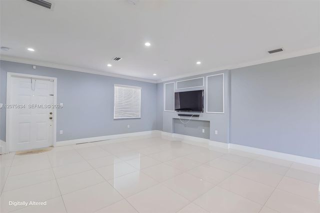 9425 NW 114th Lane 3, Hialeah Gardens, FL 33018