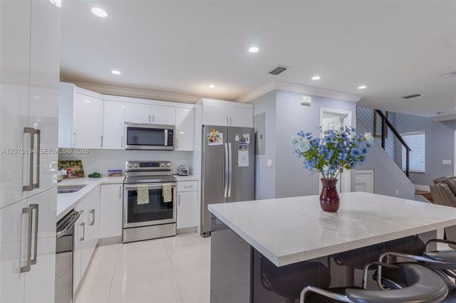 9425 NW 114th Lane 3, Hialeah Gardens, FL 33018