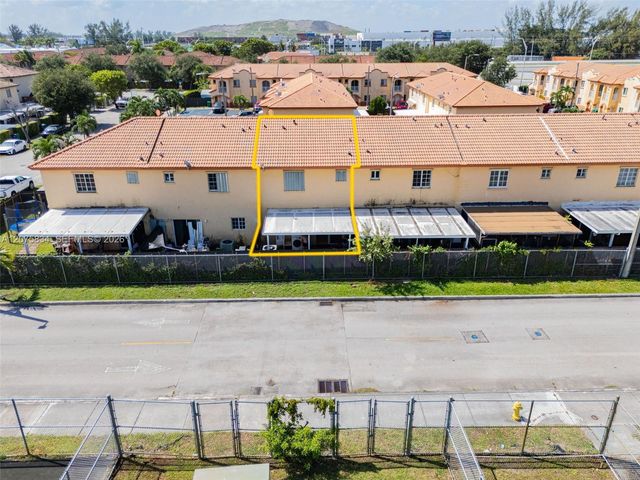 9425 NW 114th Lane 3, Hialeah Gardens, FL 33018