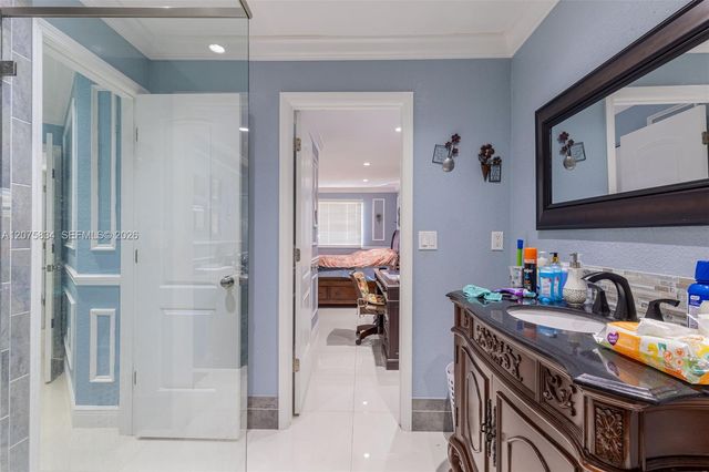 9425 NW 114th Lane 3, Hialeah Gardens, FL 33018