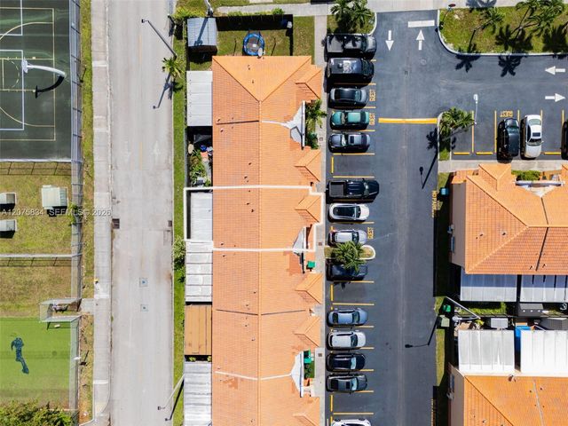 9425 NW 114th Lane 3, Hialeah Gardens, FL 33018