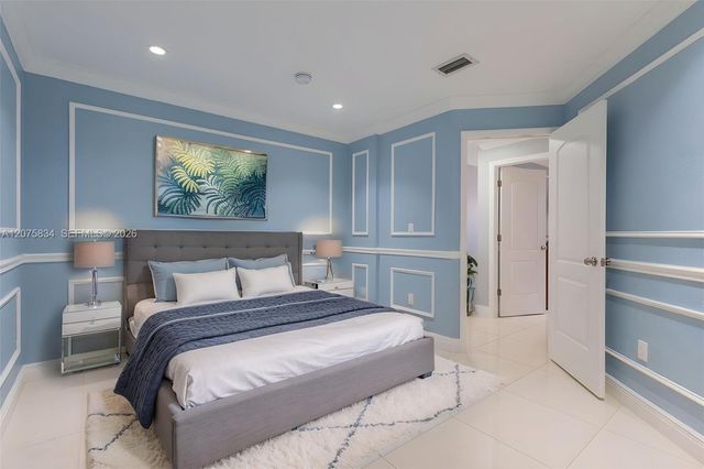 9425 NW 114th Lane 3, Hialeah Gardens, FL 33018