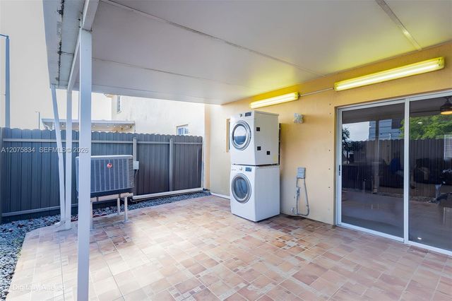 9425 NW 114th Lane 3, Hialeah Gardens, FL 33018