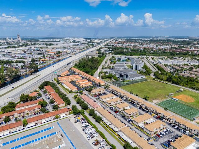 9425 NW 114th Lane 3, Hialeah Gardens, FL 33018