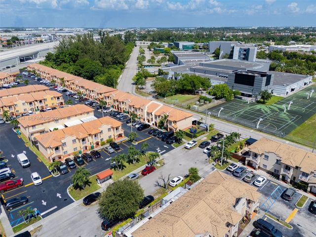9425 NW 114th Lane 3, Hialeah Gardens, FL 33018