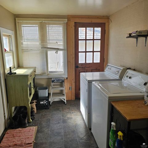 215 S Factory, Enterprise, KS 67441