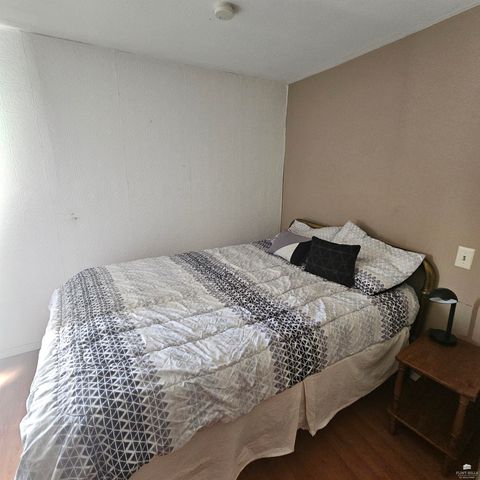 215 S Factory, Enterprise, KS 67441