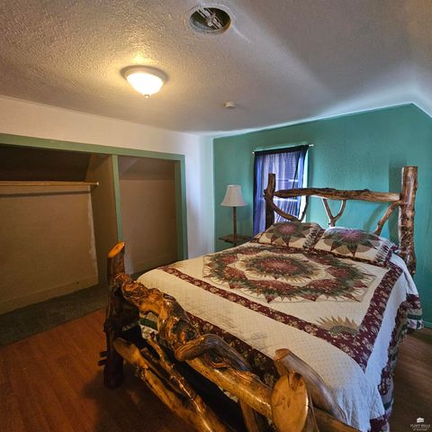 215 S Factory, Enterprise, KS 67441