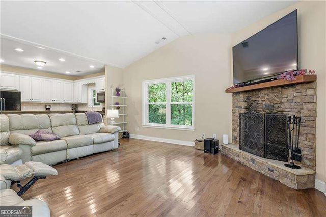 16 Allatoona Woods Trail SE, Acworth, GA 30102