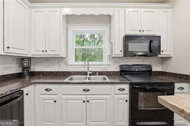 16 Allatoona Woods Trail SE, Acworth, GA 30102