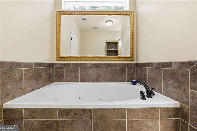 16 Allatoona Woods Trail SE, Acworth, GA 30102