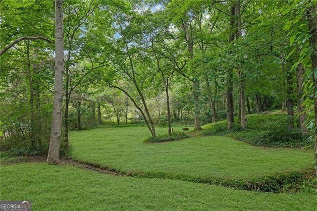 16 Allatoona Woods Trail SE, Acworth, GA 30102