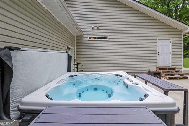 16 Allatoona Woods Trail SE, Acworth, GA 30102