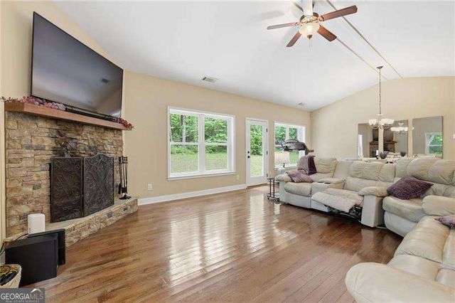 16 Allatoona Woods Trail SE, Acworth, GA 30102