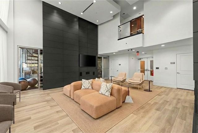 3324 Peachtree NE Road 3015, Atlanta, GA 30326