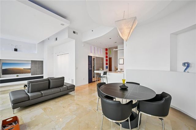 3324 Peachtree NE Road 3015, Atlanta, GA 30326