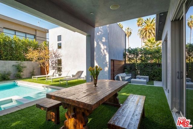 459 N Flores Street, Los Angeles, CA 90048