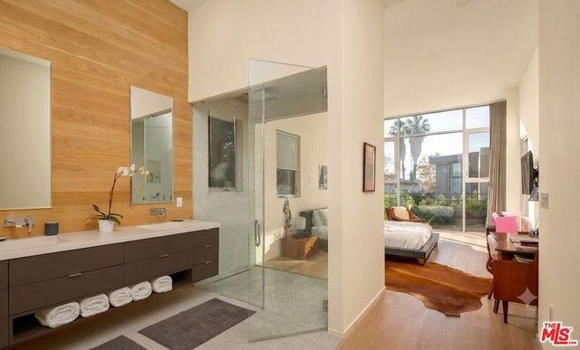 459 N Flores Street, Los Angeles, CA 90048