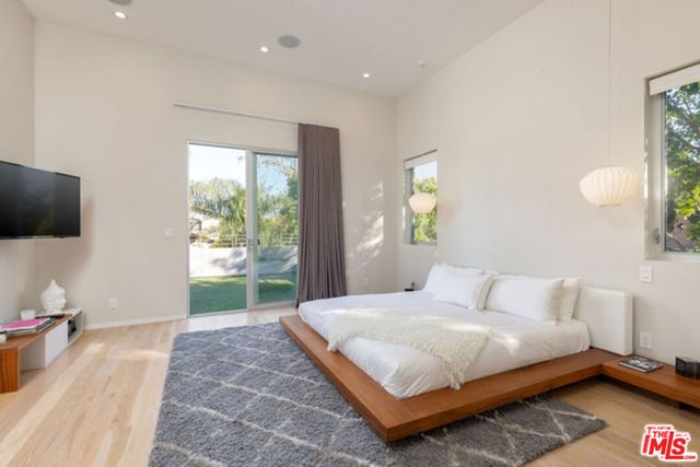 459 N Flores Street, Los Angeles, CA 90048