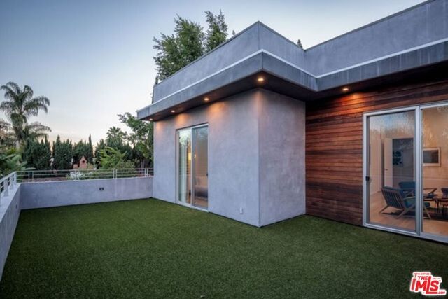 459 N Flores Street, Los Angeles, CA 90048