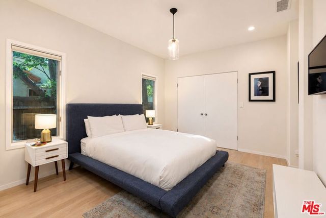459 N Flores Street, Los Angeles, CA 90048