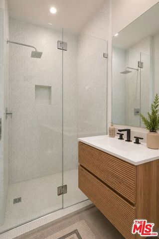 459 N Flores Street, Los Angeles, CA 90048