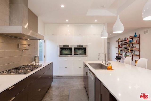 459 N Flores Street, Los Angeles, CA 90048