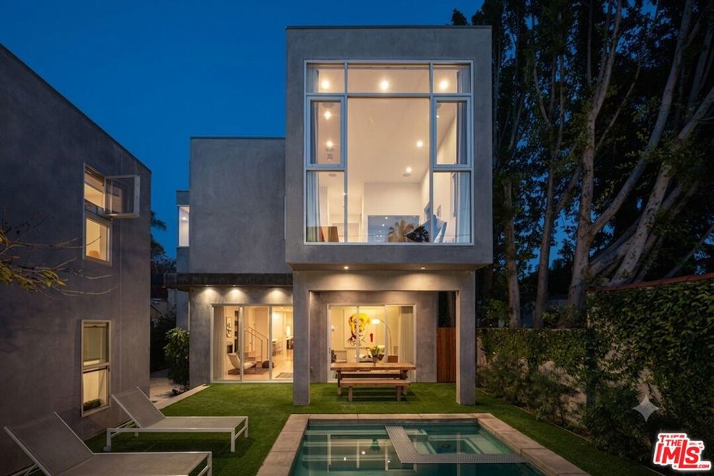 459 N Flores Street, Los Angeles, CA 90048