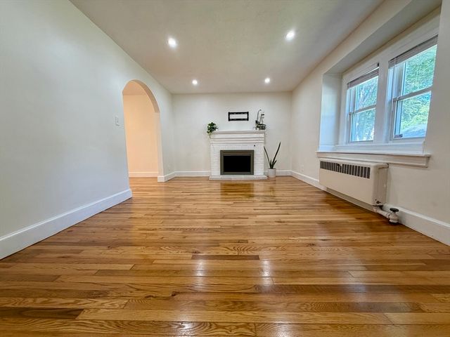 34 Walworth Street, Worcester, MA 01602
