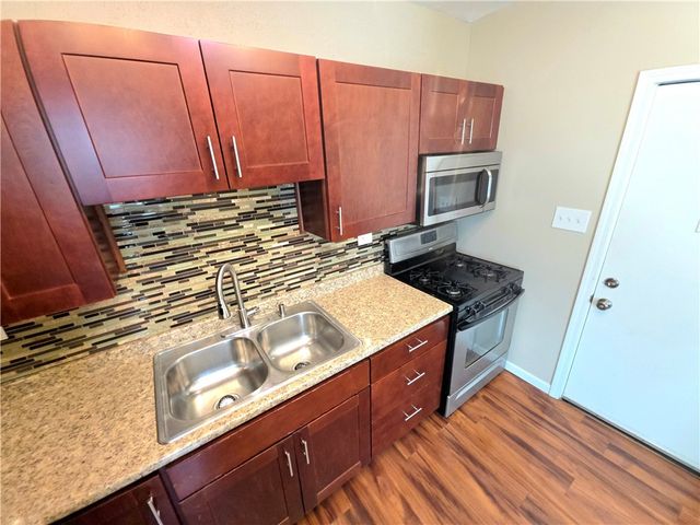 814 Mccandless Ave, Lawrenceville, PA 15201
