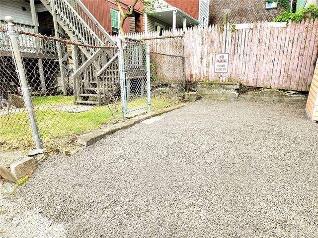 814 Mccandless Ave, Lawrenceville, PA 15201