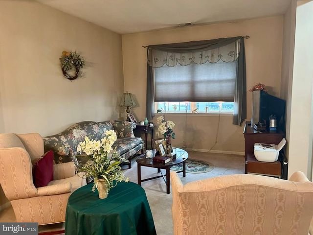 25 CHEW LN, Sewell, NJ 08080