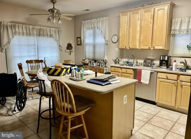 25 CHEW LN, Sewell, NJ 08080