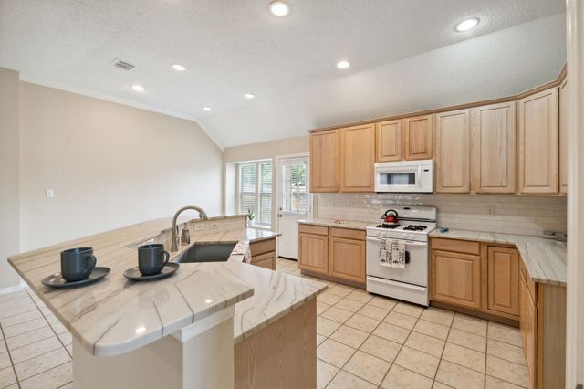 1806 Crosshaven Drive, Lewisville, TX 75077
