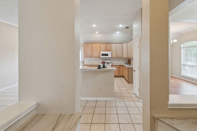 1806 Crosshaven Drive, Lewisville, TX 75077