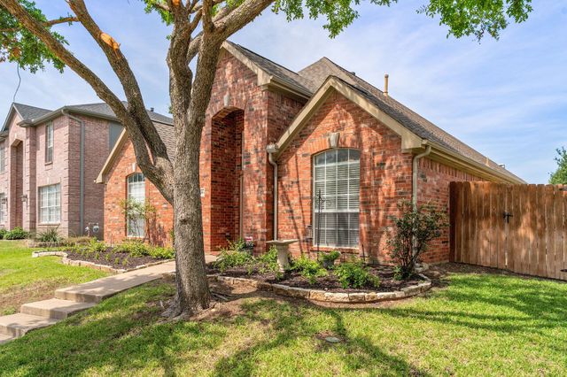 1806 Crosshaven Drive, Lewisville, TX 75077
