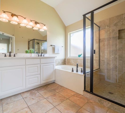 1806 Crosshaven Drive, Lewisville, TX 75077