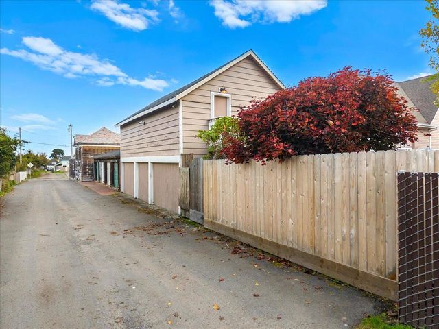 1124 L Street, Eureka, CA 95501