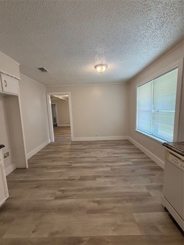 2409 Caprice Avenue, Denison, TX 75020