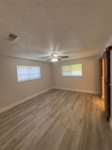 2409 Caprice Avenue, Denison, TX 75020