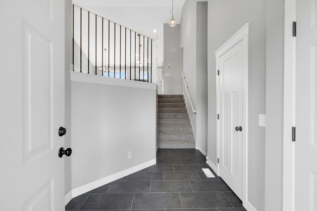 17750 Empire Trail, Lakeville, MN 55044